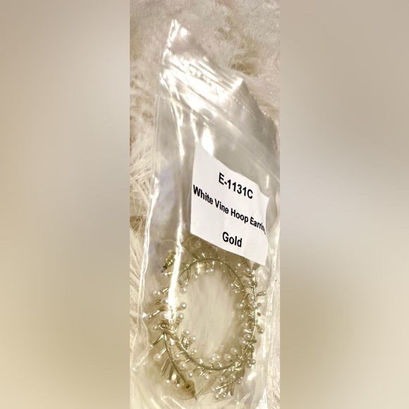 Nicola Bathie Gianna Earrings — Pearl Gold Hoops, NWT main image 7